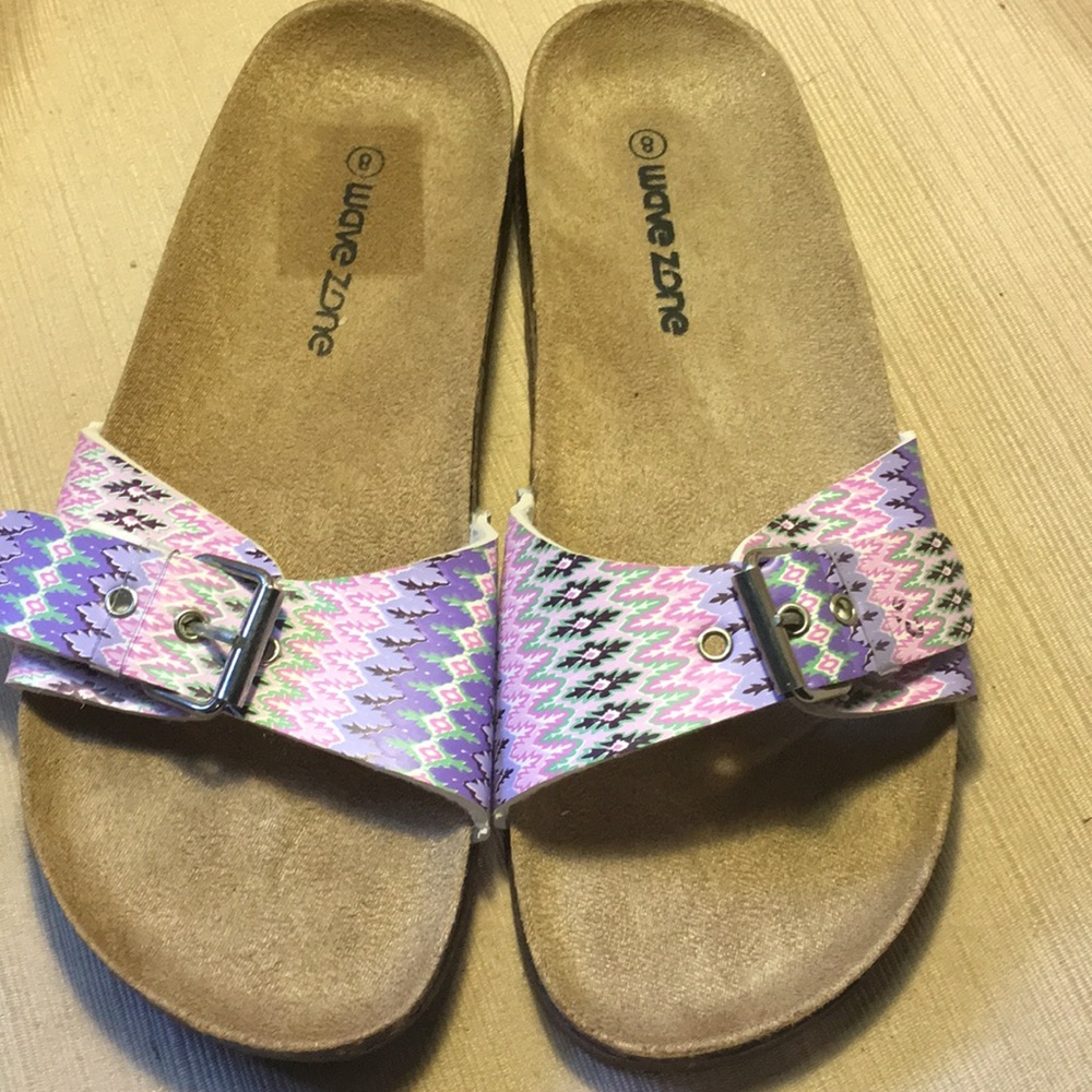 Wave zone NWOT sandals